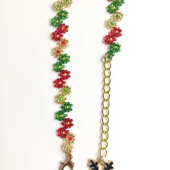 Christmas Holiday Bracelet Reindeer Charm Gold Red Green Beaded Heart Clasp New - Picture 2 of 4